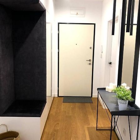Apartaments Airport Okecie Premium Варшава Экстерьер фото