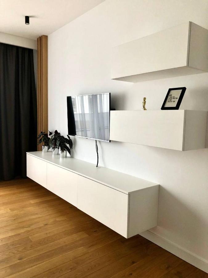 Apartaments Airport Okecie Premium Варшава Экстерьер фото