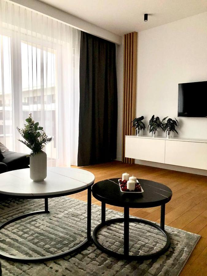 Apartaments Airport Okecie Premium Варшава Экстерьер фото