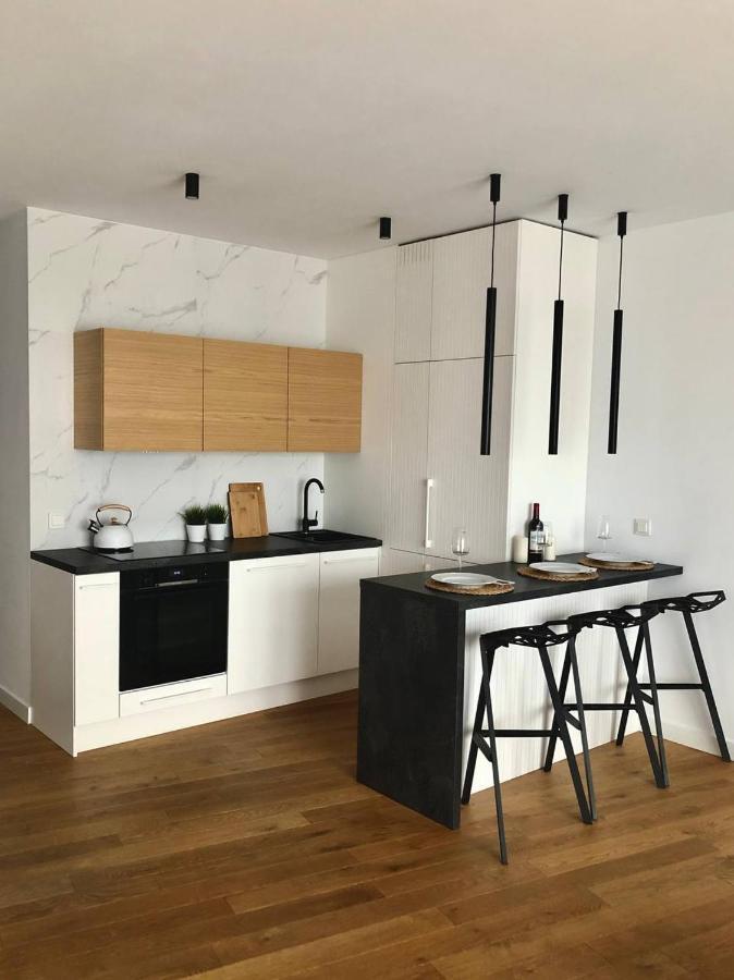 Apartaments Airport Okecie Premium Варшава Экстерьер фото