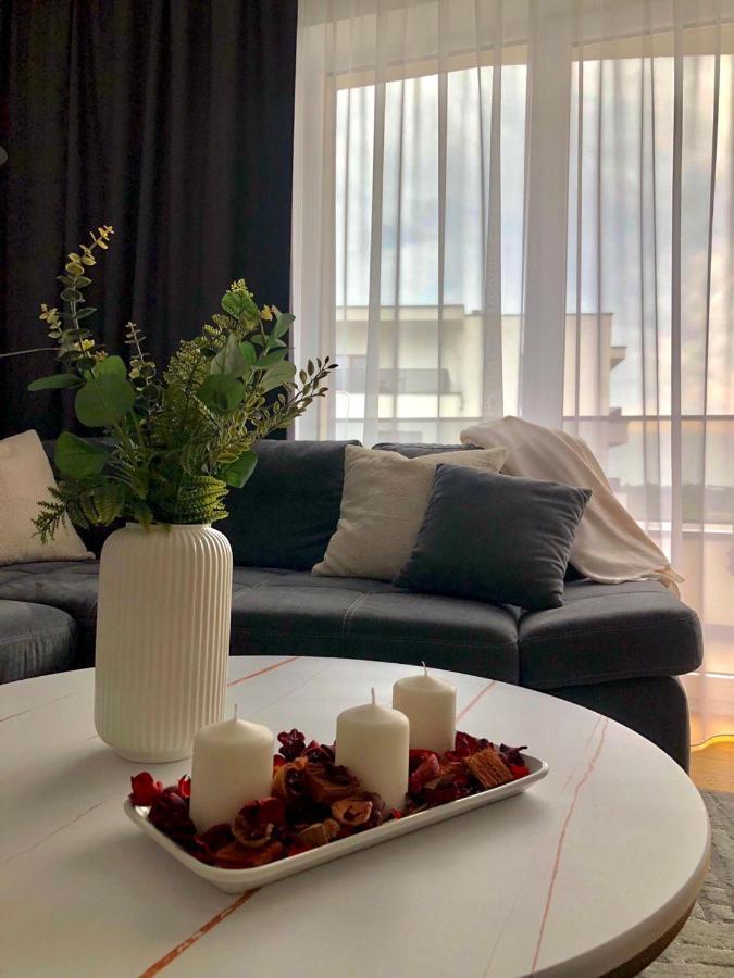 Apartaments Airport Okecie Premium Варшава Экстерьер фото