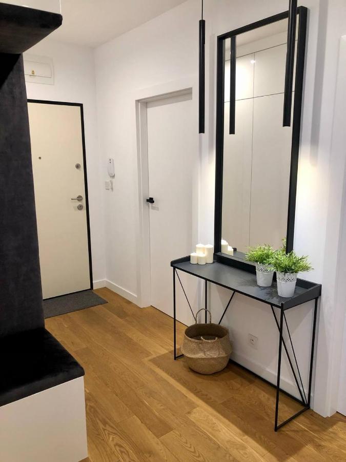 Apartaments Airport Okecie Premium Варшава Экстерьер фото